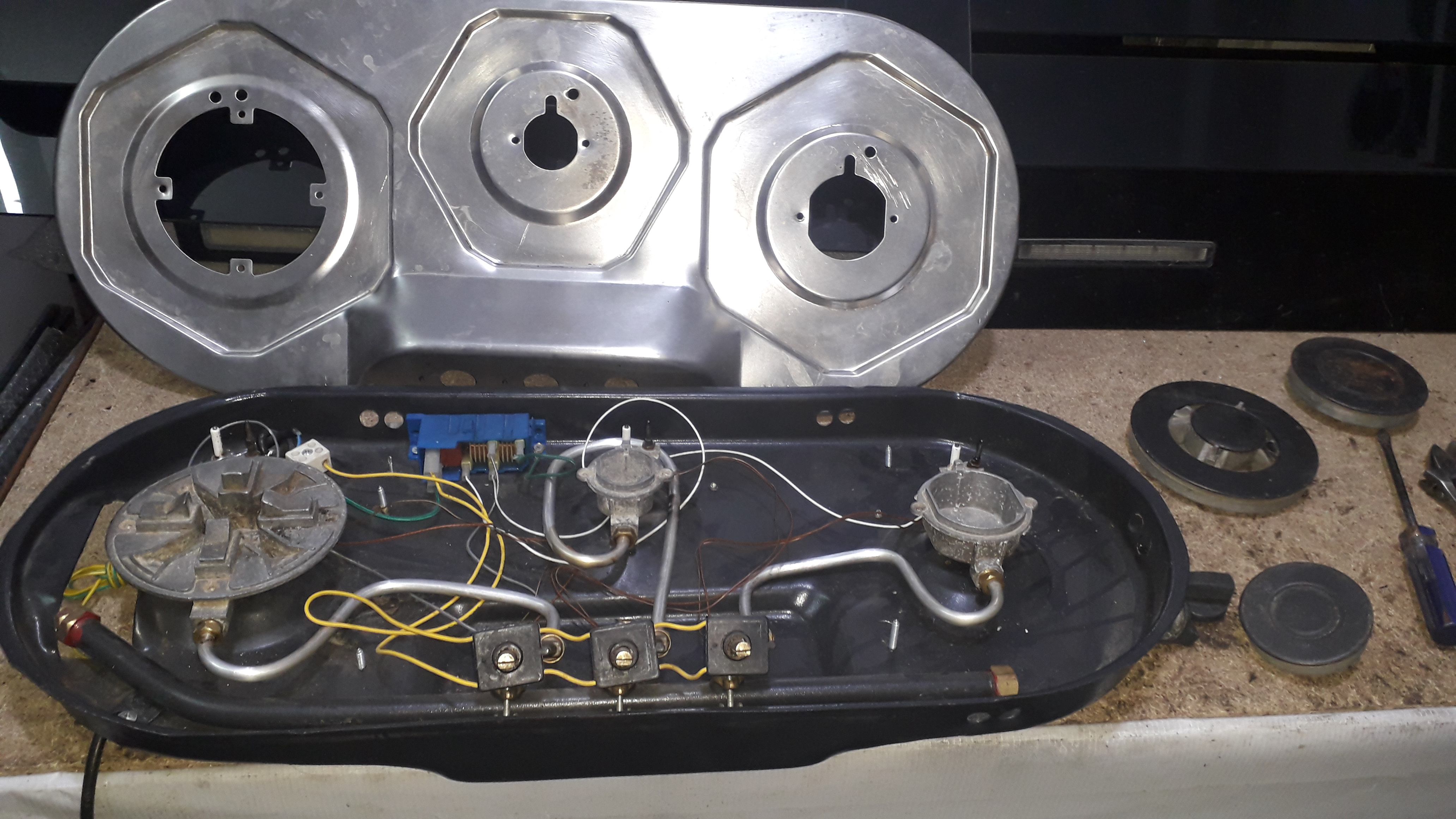 توصیه‌های ایمنی برای اجاق گاز و هود 