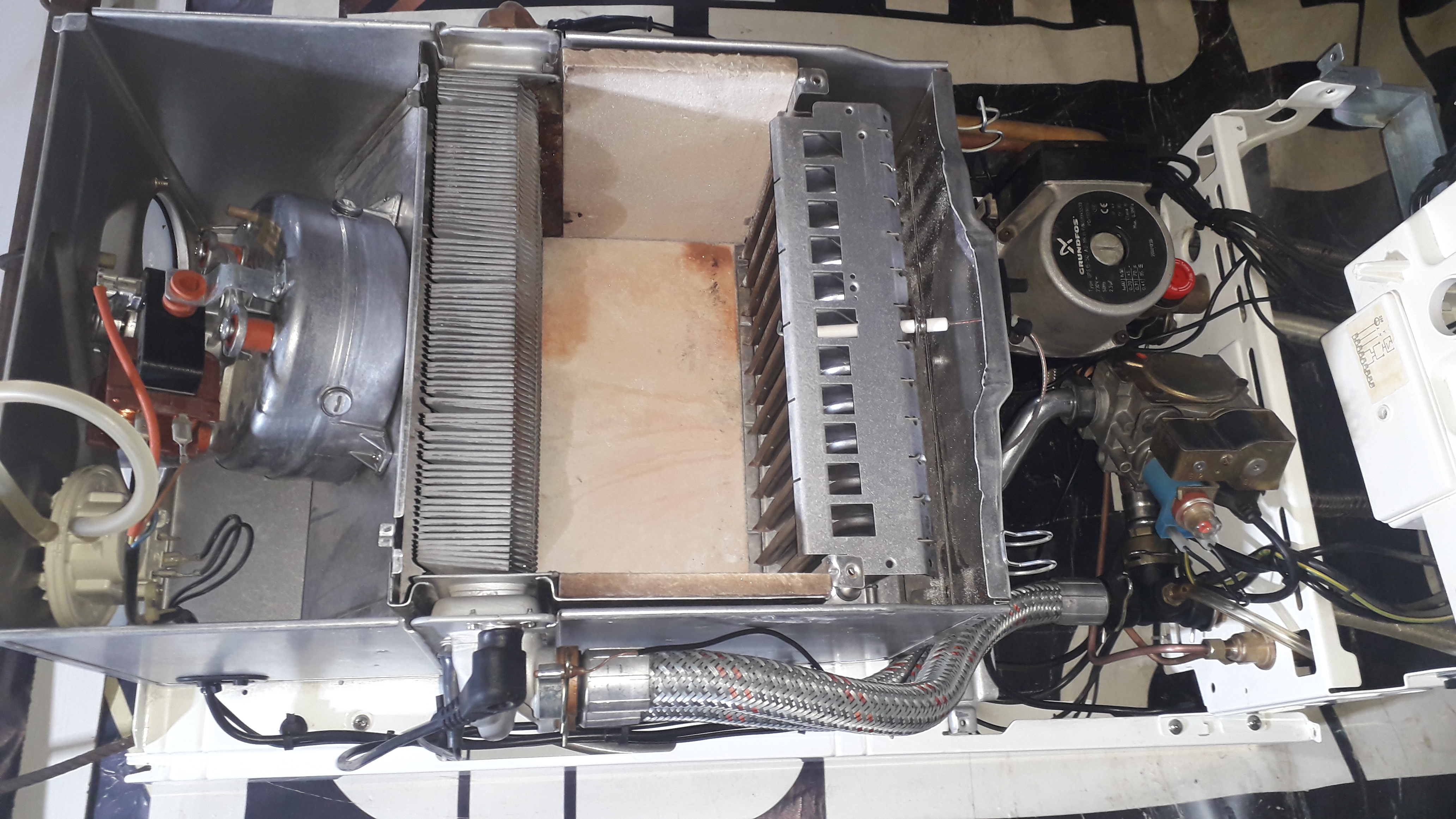 توصیه های ایمنی برای پکیج و ابگرمکن توصیه های ایمنی برای پکیج و ابگرمکن